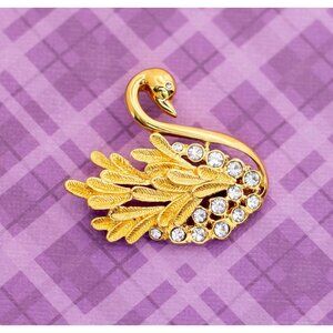 Vintage Rhinestone Swan Gold Tone Brooch - V20
